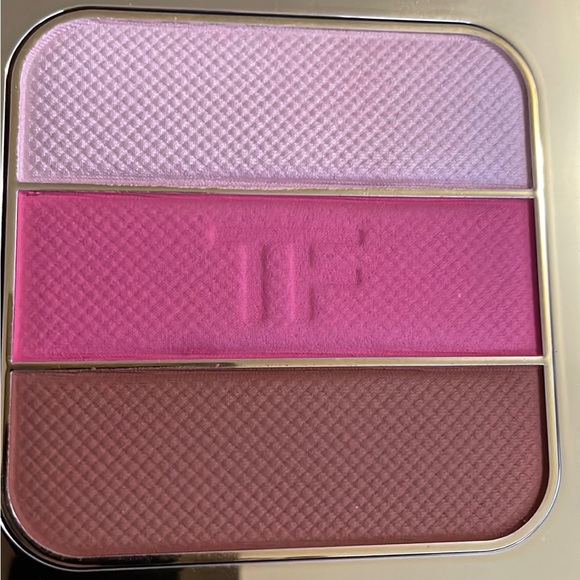 SOLD—TF Contouring Compact Afterglow #2 - Picture 3 of 4